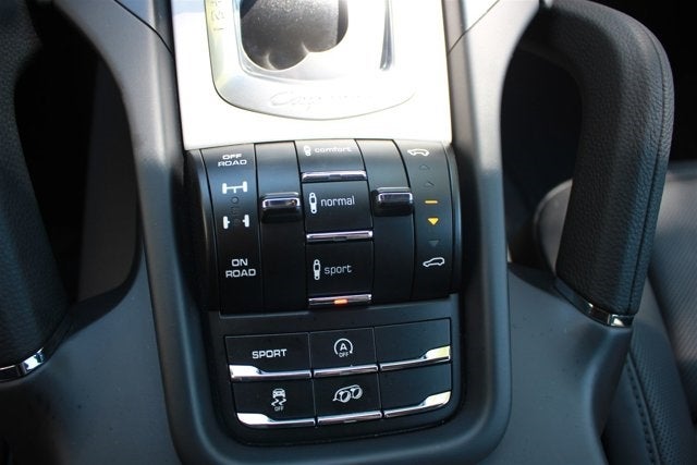 2014 Porsche Cayenne GTS