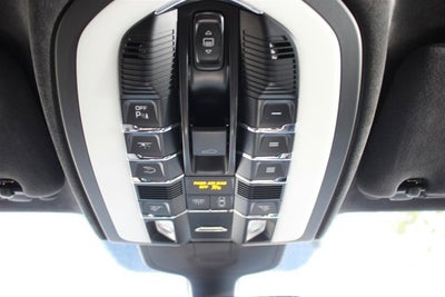 2014 Porsche Cayenne GTS