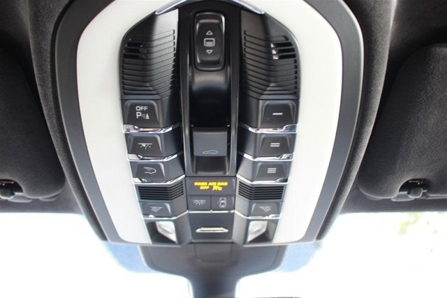 2014 Porsche Cayenne GTS