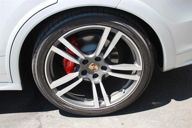 2014 Porsche Cayenne GTS