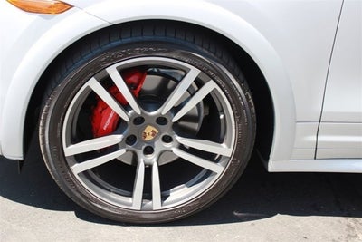 2014 Porsche Cayenne GTS