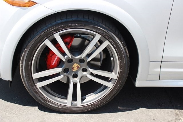 2014 Porsche Cayenne GTS