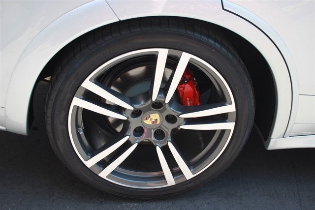 2014 Porsche Cayenne GTS