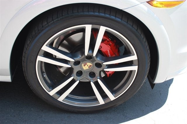 2014 Porsche Cayenne GTS