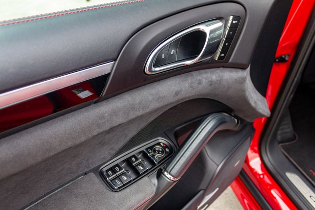 2016 Porsche Cayenne GTS