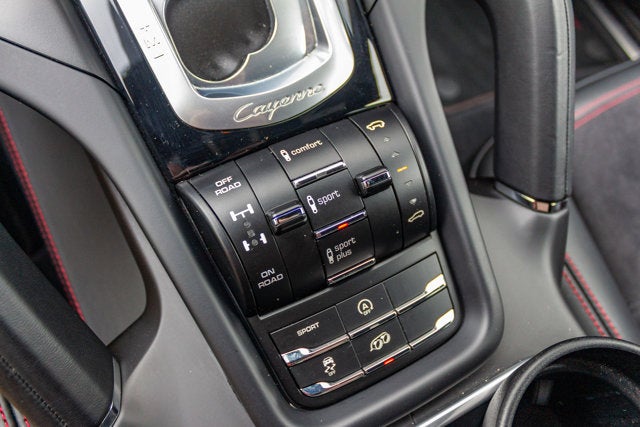 2016 Porsche Cayenne GTS