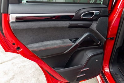 2016 Porsche Cayenne GTS