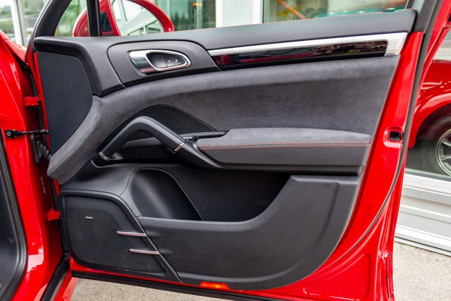 2016 Porsche Cayenne GTS