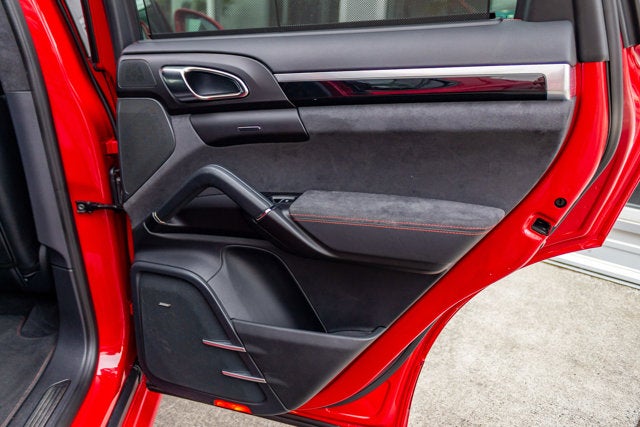 2016 Porsche Cayenne GTS