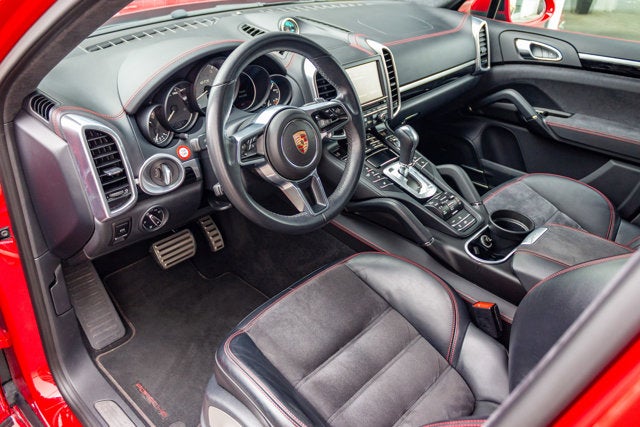2016 Porsche Cayenne GTS