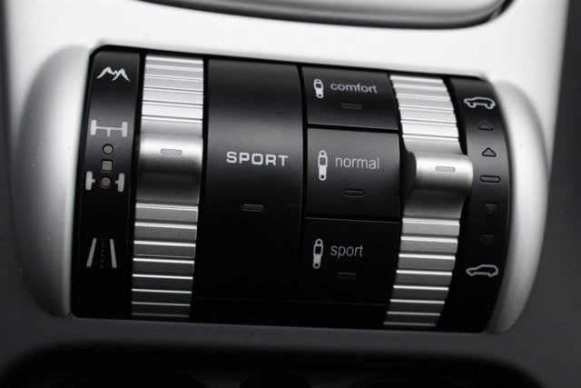 2010 Porsche Cayenne GTS