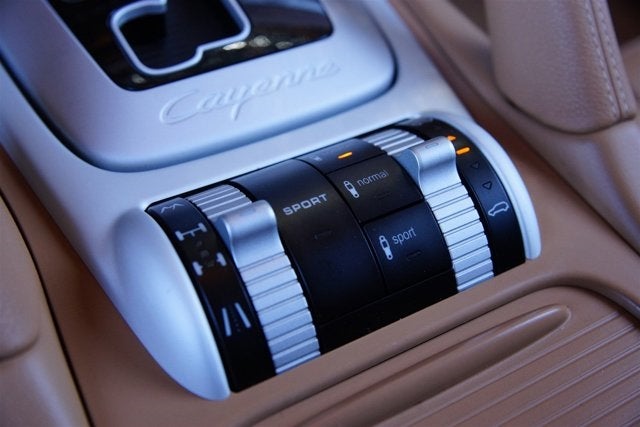 2010 Porsche Cayenne GTS