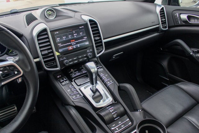 2017 Porsche Cayenne S E-Hybrid Platinum Edition