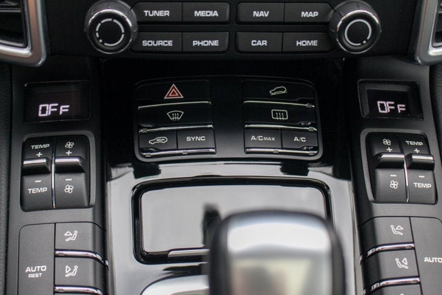 2017 Porsche Cayenne S E-Hybrid Platinum Edition