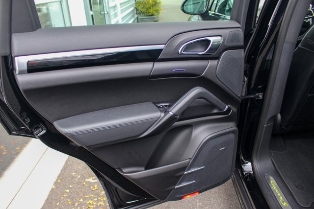 2017 Porsche Cayenne S E-Hybrid Platinum Edition