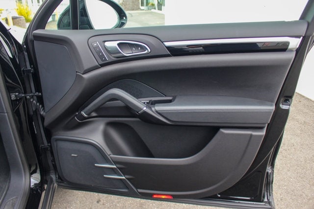 2017 Porsche Cayenne S E-Hybrid Platinum Edition