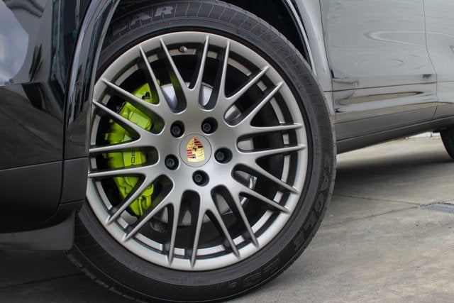 2017 Porsche Cayenne S E-Hybrid Platinum Edition