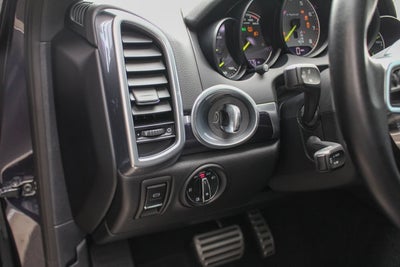 2017 Porsche Cayenne S E-Hybrid Platinum Edition