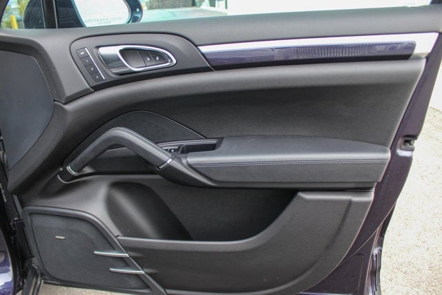 2017 Porsche Cayenne S E-Hybrid Platinum Edition