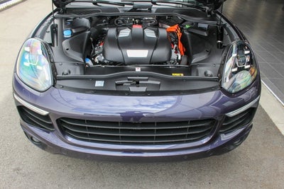 2017 Porsche Cayenne S E-Hybrid Platinum Edition