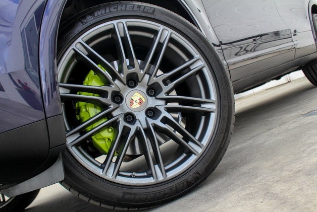 2017 Porsche Cayenne S E-Hybrid Platinum Edition