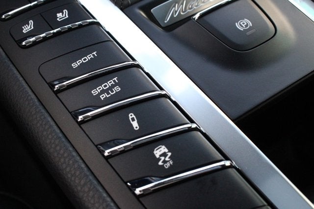 2015 Porsche Macan Turbo