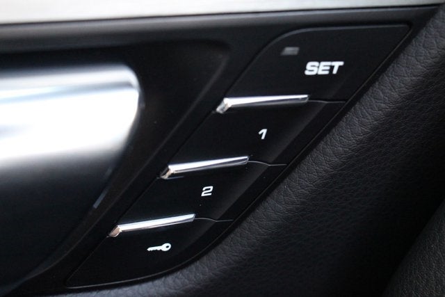 2015 Porsche Macan Turbo