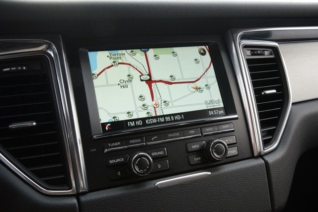 2015 Porsche Macan Turbo