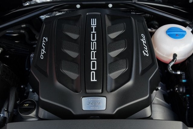 2015 Porsche Macan Turbo