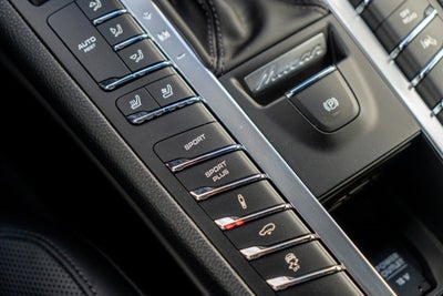 2018 Porsche Macan Turbo