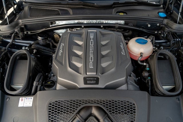 2018 Porsche Macan Turbo