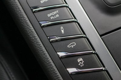 2018 Porsche Macan Turbo