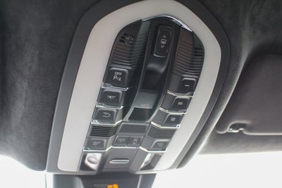 2018 Porsche Macan Turbo