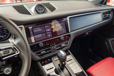 2024 Porsche Macan GTS