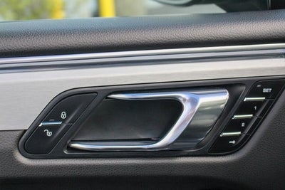 2015 Porsche Macan Turbo