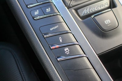 2015 Porsche Macan Turbo