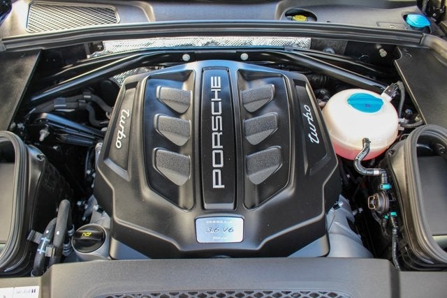 2015 Porsche Macan Turbo