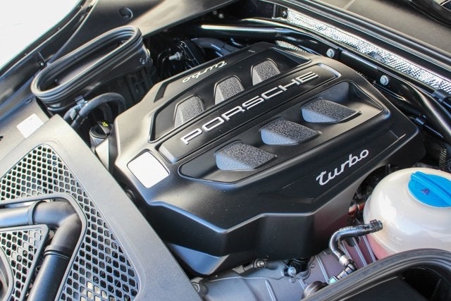 2015 Porsche Macan Turbo