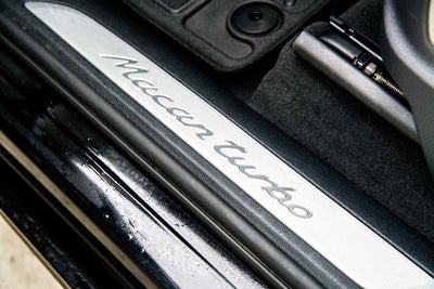 2015 Porsche Macan Turbo