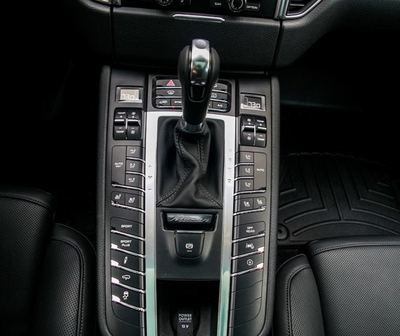 2015 Porsche Macan Turbo