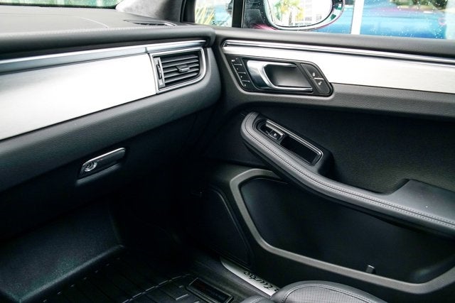 2015 Porsche Macan Turbo