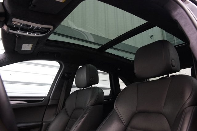 2015 Porsche Macan Turbo