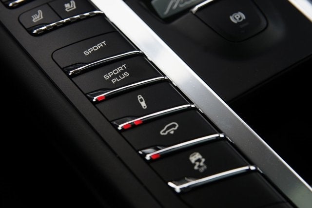 2015 Porsche Macan Turbo