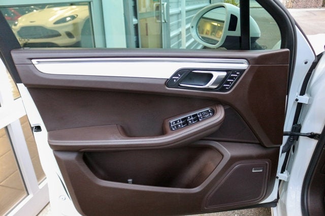 2016 Porsche Macan Turbo