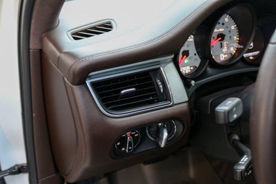 2016 Porsche Macan Turbo