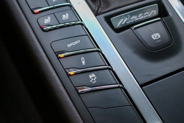 2016 Porsche Macan Turbo