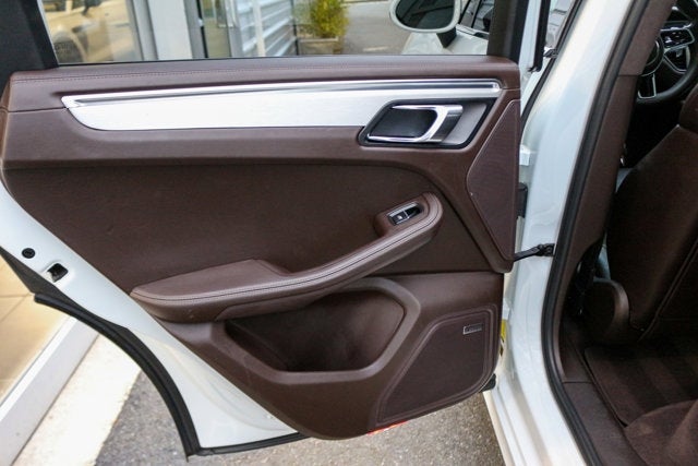 2016 Porsche Macan Turbo