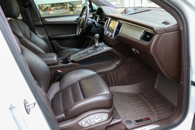 2016 Porsche Macan Turbo