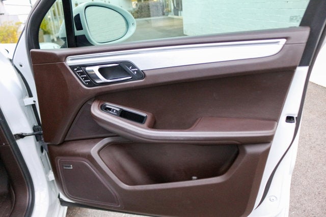 2016 Porsche Macan Turbo