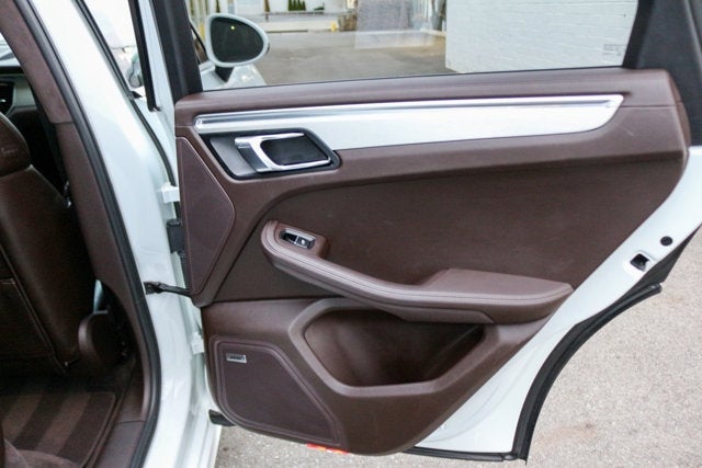 2016 Porsche Macan Turbo